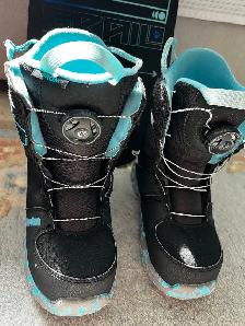 Snowboarding, Binders, and Shoe (2k) - Photo 5