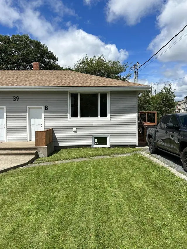 26-105 Bright apartment on a quiet Dartmouth Street