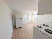 6530 Ash St, Niagara Falls (6) - 2 Bedroom Upper Unit - Photo 4