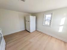 6530 Ash St, Niagara Falls (6) - 2 Bedroom Upper Unit - Photo 5