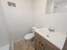 6530 Ash St, Niagara Falls (6) - 2 Bedroom Upper Unit - Photo 12