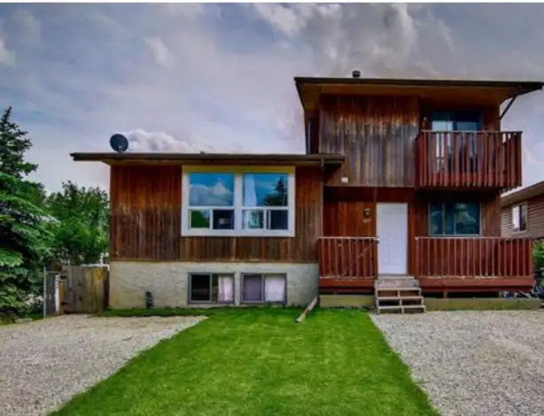 3 bed 2 bath half duplex