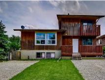 3 bed 2 bath half duplex