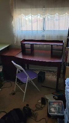Cherry wood office desk with matching file cabinet - Photo 4