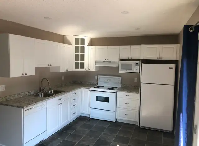 3 bedroom-2 bath  1/2 duplex for rent