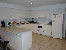 Nov 1 Sublet – Furnished Room Near Western, Parking Included - Photo 5