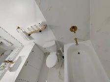 Spacious 2 Bedroom Penthouse Condo For Rent - Photo 5