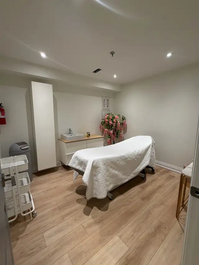 Beauty Room for Rent for Eyelash Technician VAUGHAN