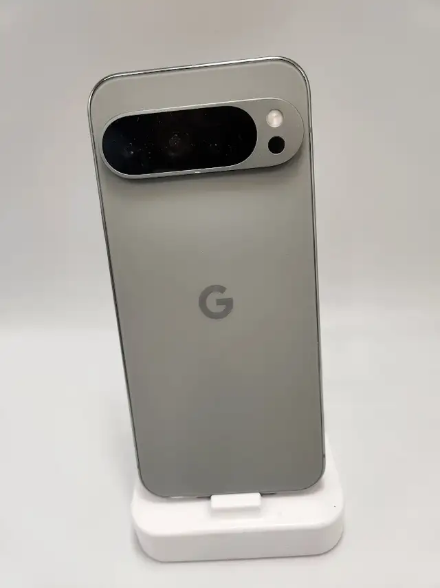 Google Pixel 10Pro 128gb Black Mint Condition W/Charger