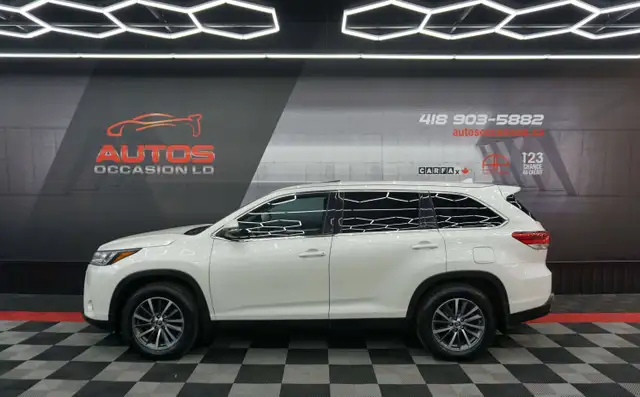 2019 Toyota Highlander XLE AWD 7 PASSAGERS - CUIR TOIT - GPS NAV