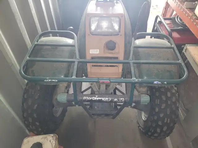 Polaris 300 4x4 , 4 struck