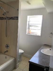 $720 Vancouver Central Location Private Single Furnished Room - Photo 5