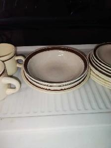 2 dish sets - Photo 8