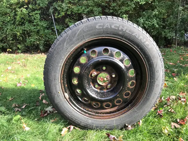 4x Pneus d’hiver Cachland CH-W2002❄205/60R16   Rims 5x114.3mm