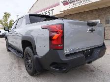 2025 Chevrolet Silverado EV IMMACULATE- - EXCELLENT HISTORY - - - Photo 13