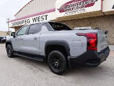 2025 Chevrolet Silverado EV IMMACULATE- - EXCELLENT HISTORY - - - Photo 14