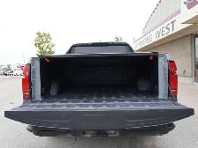 2025 Chevrolet Silverado EV IMMACULATE- - EXCELLENT HISTORY - - - Photo 38