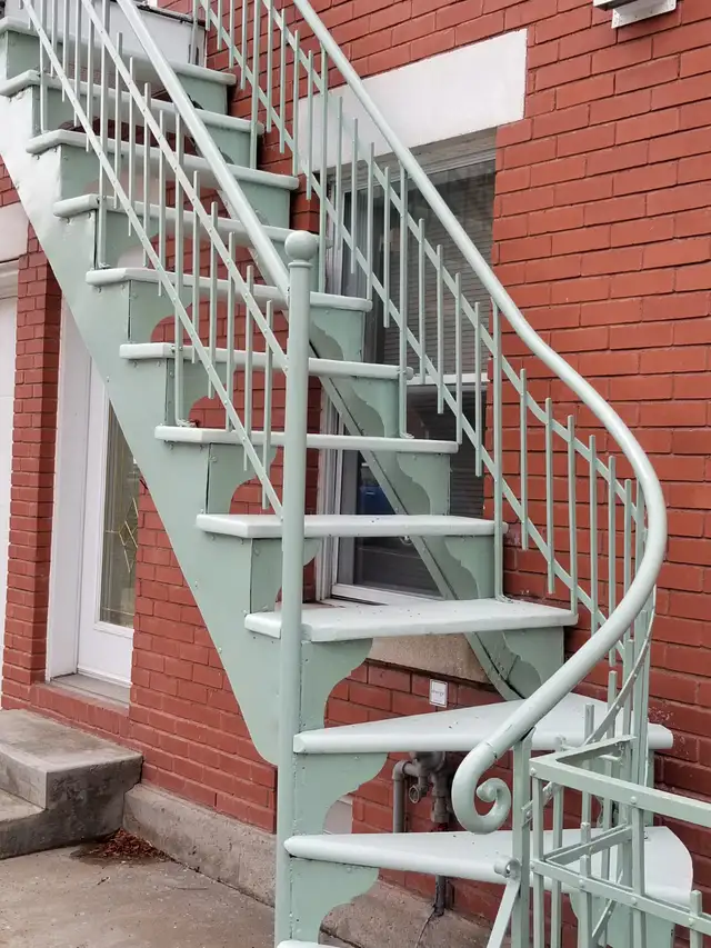 Logement à louer 41/2 haut duplex,Plateau Mt-royal