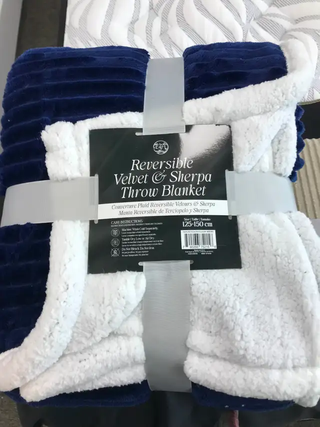 BRAND NEW THROW BLANKETS ONLY $10! MULTIPLE COLORS