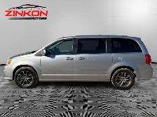 2017 Dodge Grand Caravan | CLEAN CARFAX | ONE-OWNER | BIG SCREEN - Photo 2