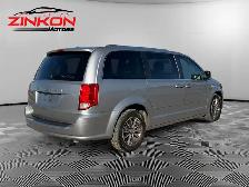 2017 Dodge Grand Caravan | CLEAN CARFAX | ONE-OWNER | BIG SCREEN - Photo 5