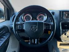 2017 Dodge Grand Caravan | CLEAN CARFAX | ONE-OWNER | BIG SCREEN - Photo 14