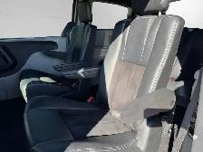 2017 Dodge Grand Caravan | CLEAN CARFAX | ONE-OWNER | BIG SCREEN - Photo 15