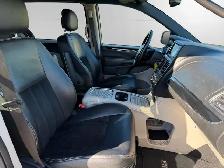 2017 Dodge Grand Caravan | CLEAN CARFAX | ONE-OWNER | BIG SCREEN - Photo 17