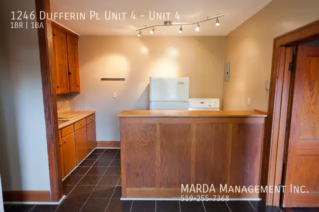COZY 1 BD, 1 BATH APARTMENT IN CHARACTER BUILDING