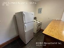 COZY 1 BD, 1 BATH APARTMENT IN CHARACTER BUILDING - Photo 16