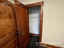 COZY 1 BD, 1 BATH APARTMENT IN CHARACTER BUILDING - Photo 22