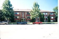 LARGE 2 BEDROOM - 2512 LOUISE STREET (MARKET MALL)