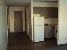 BACHELOR SUITE - 1605 7TH STREET E. (HOLLISTON) - Photo 3