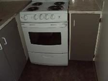 BACHELOR SUITE - 1605 7TH STREET E. (HOLLISTON) - Photo 4