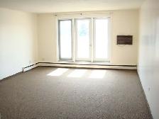 LARGE 2 BEDROOM - 1605 7TH STREET E. (HOLLISTON) - Photo 3