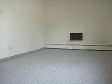 LARGE 1 BEDROOM - 505 CLARENCE AVE. S. (UNIVERSITY) - Photo 5