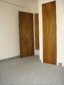 LARGE 1 BEDROOM - 505 CLARENCE AVE. S. (UNIVERSITY) - Photo 6