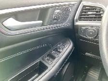 2022 Ford Edge Titanium | Panoramic Roof | Class II Trailer Tow - Photo 19