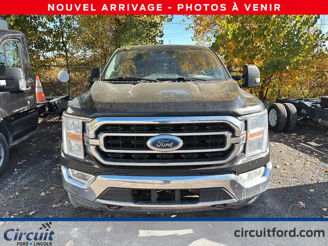 2022 Ford F-150 XLT cabine SuperCrew ensemble remorquage max à v