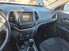 2016 Jeep Cherokee - Photo 12