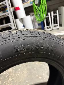 Pneus d’hiver cloutés Nokian Norman 9 - 225/65R17 106T