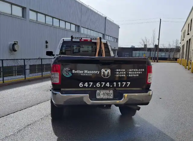 hardscaping labourer