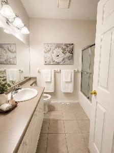 elegant one floor living, overlooking a private ravine - Photo 10