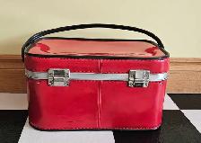 Cosmetic Jewelry Train Case - Photo 6