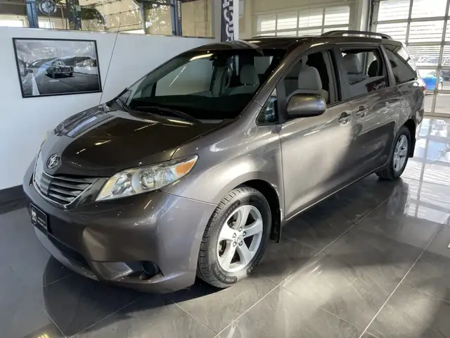 2011 Toyota Sienna LE