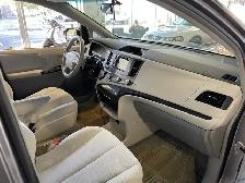 2011 Toyota Sienna LE - Photo 16
