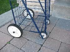 Shopping Cart with 4 Wheels - Photo 4