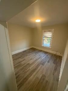 Renovated 1 Bed   Den | Downtown Peterborough | Parking | $1,650 - Photo 2