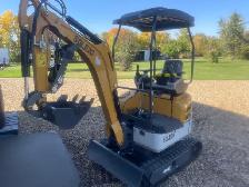 BRAND NEW SDLG 20 MINI EXCAVATOR WITH YANMAR DIESEL - Photo 2