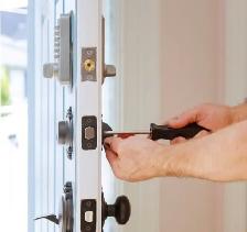 installation de serrure et poignée de porte (438)738-7323